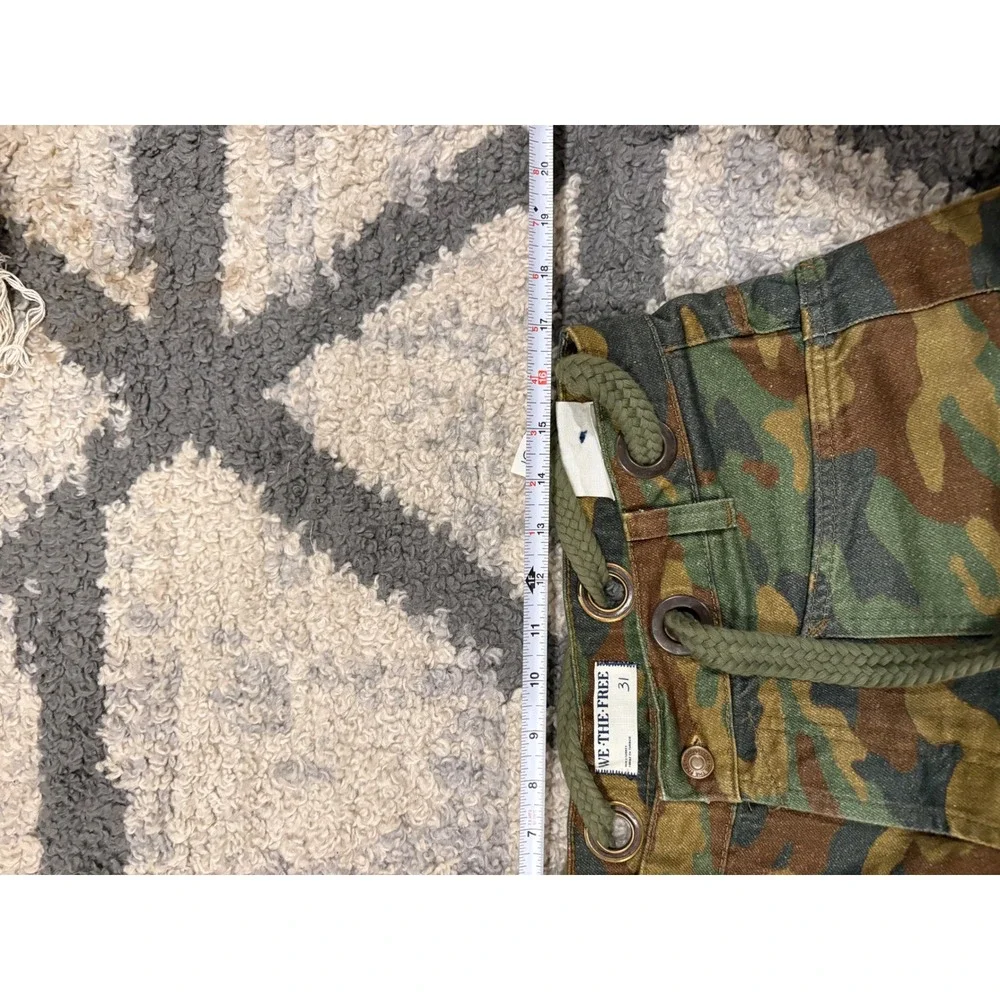 Free People We The Free Moxie Low Slung Barrel Camo Paint Splatter Pants 31 xx